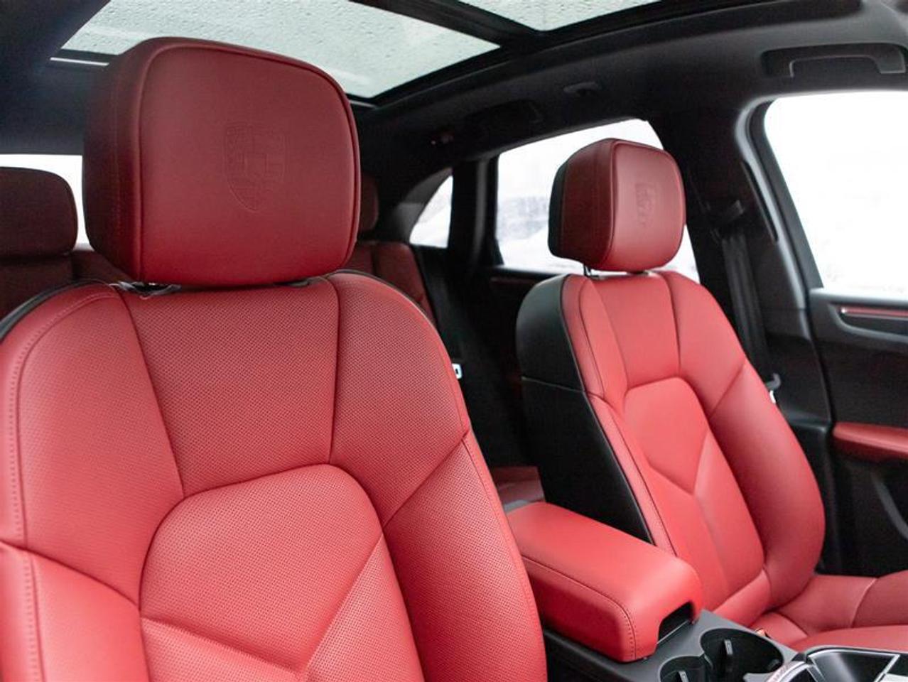 2026 Porsche Macan T AWD Photo