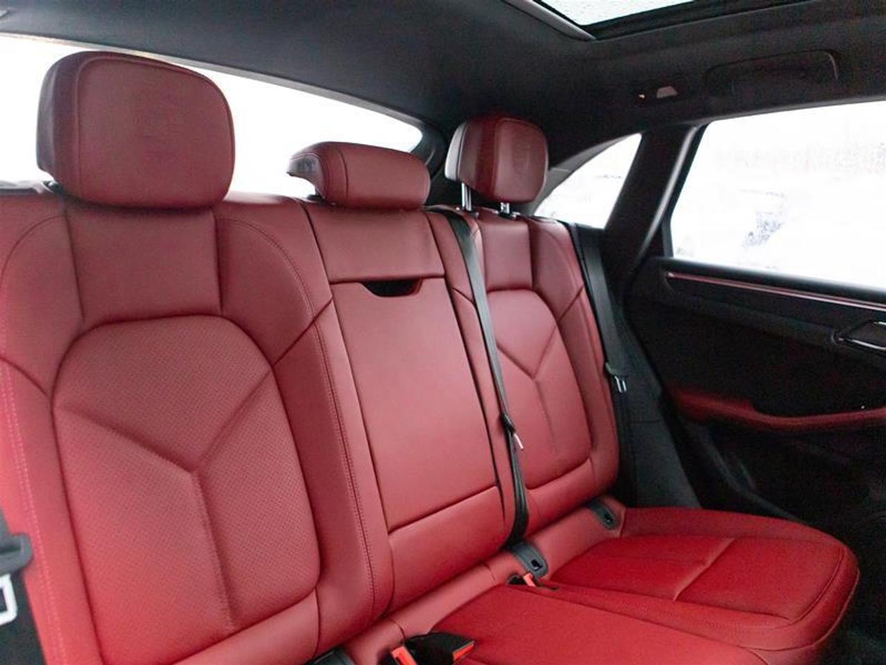 2026 Porsche Macan T AWD Photo