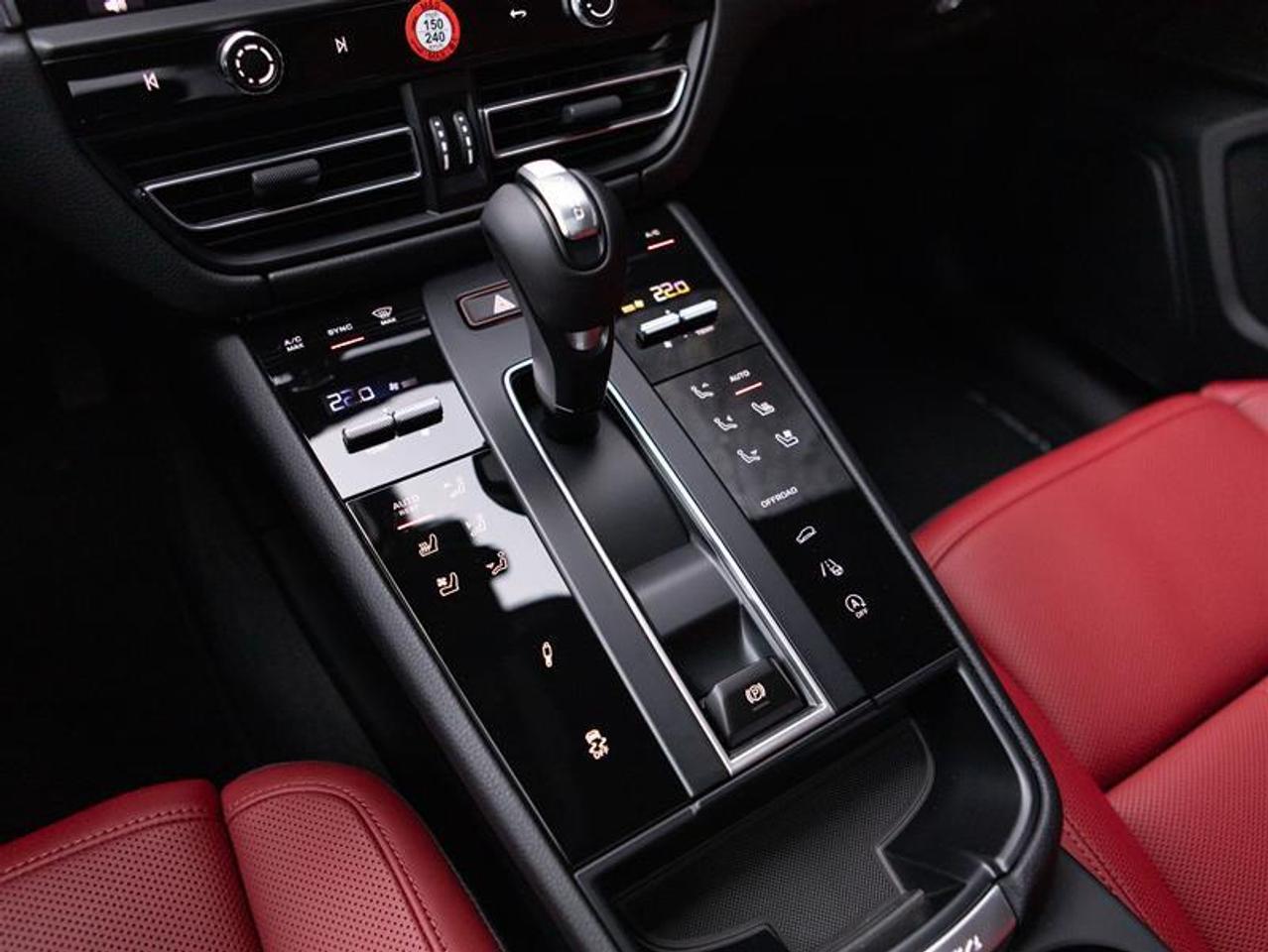 2026 Porsche Macan T AWD Photo