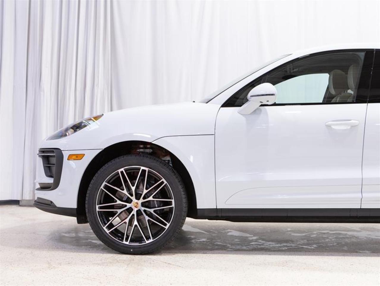 2026 Porsche Macan AWD Photo