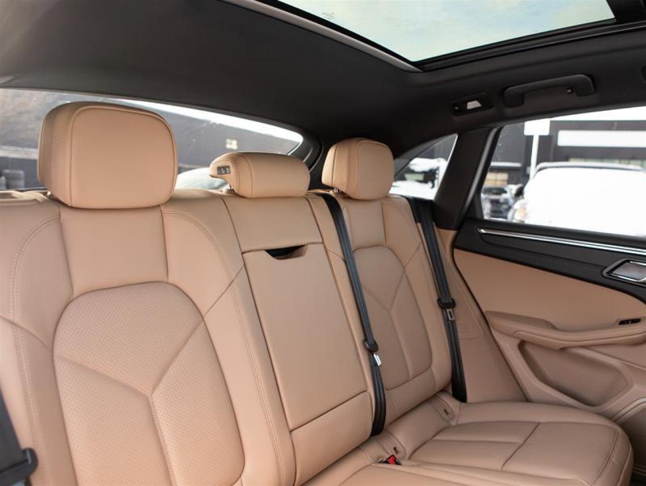 2026 Porsche Macan AWD Photo