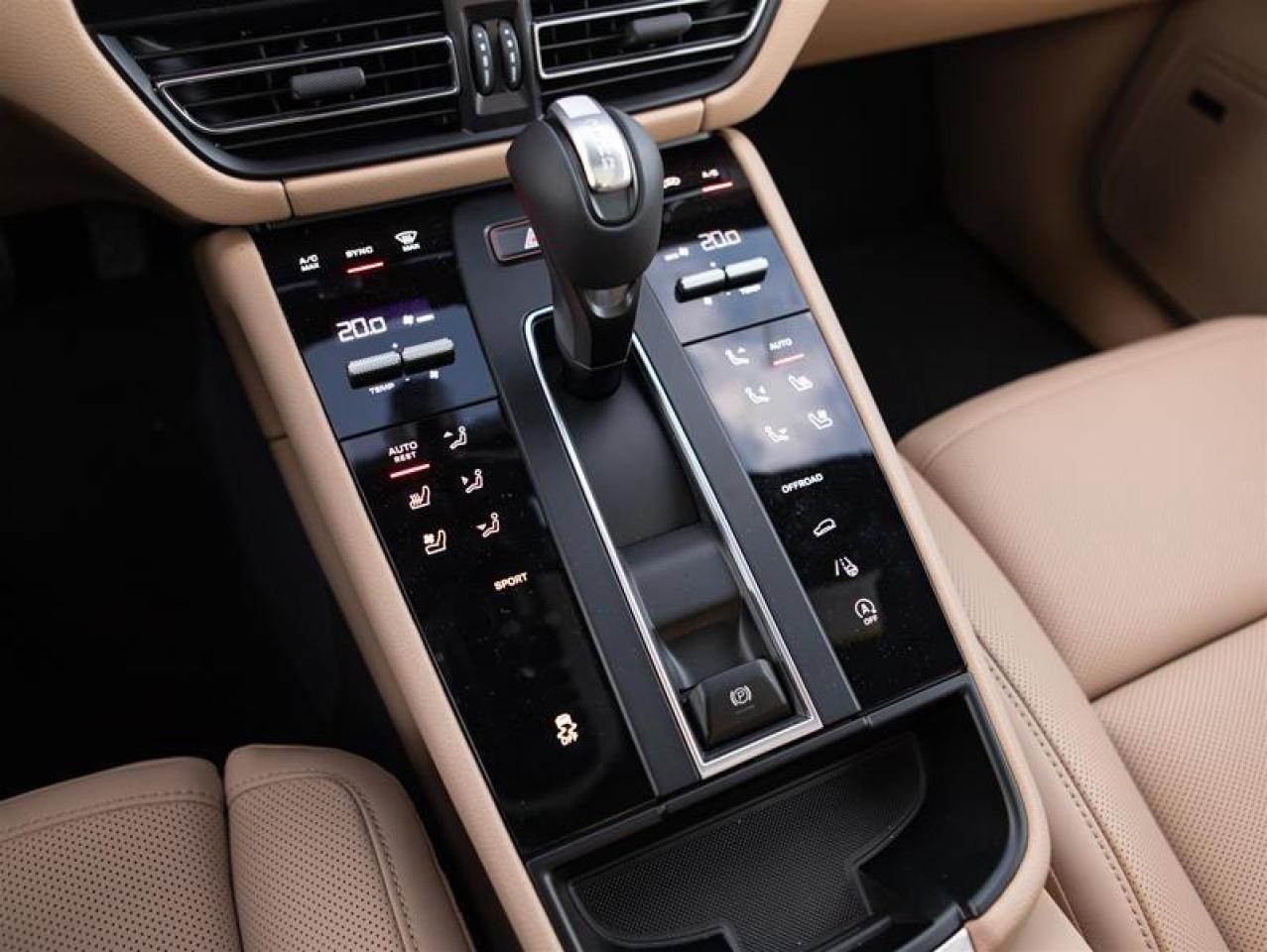 2026 Porsche Macan AWD Photo