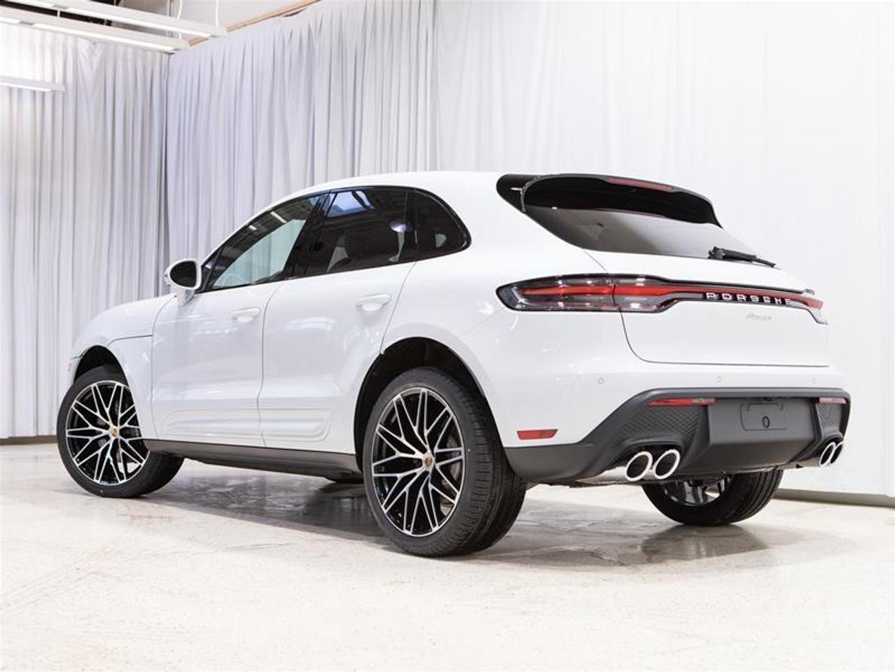 2026 Porsche Macan AWD Photo