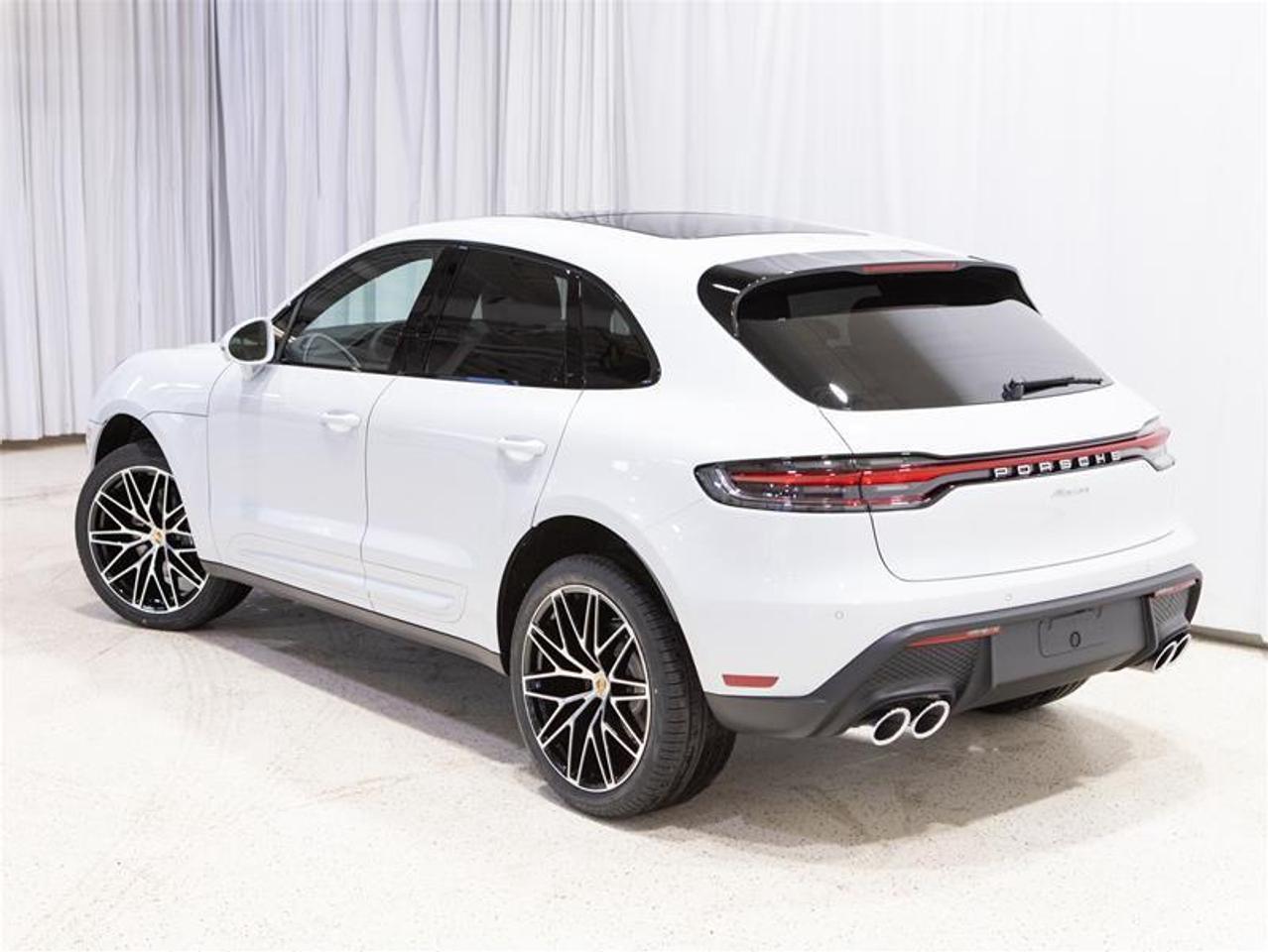 2026 Porsche Macan AWD Photo