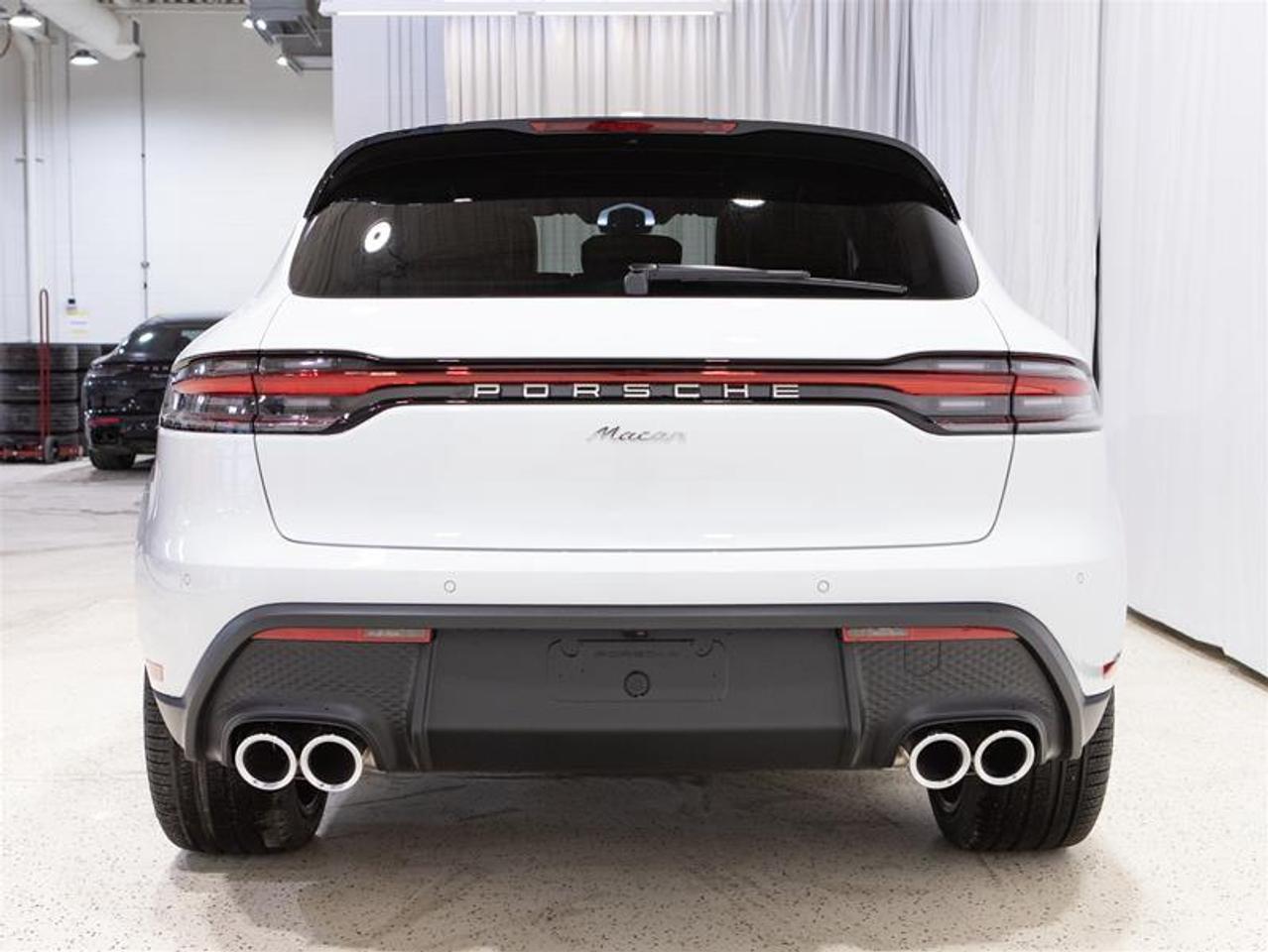 2026 Porsche Macan AWD Photo