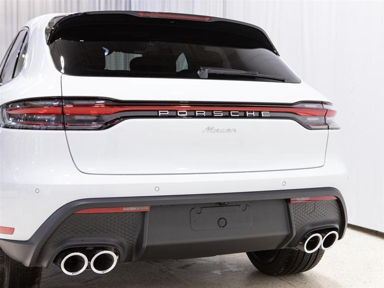 2026 Porsche Macan AWD Photo
