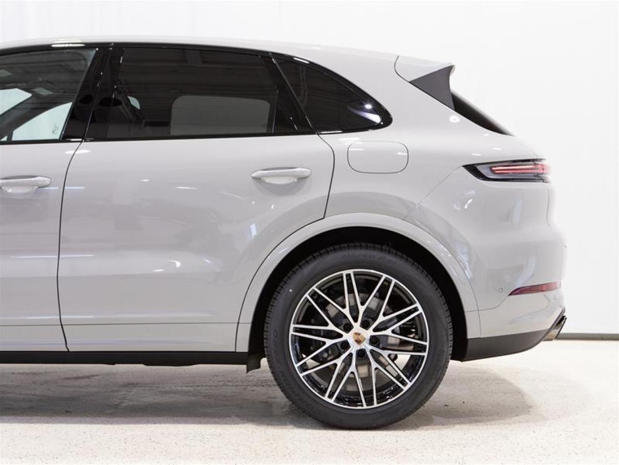2026 Porsche Cayenne e-Hybrid AWD Photo