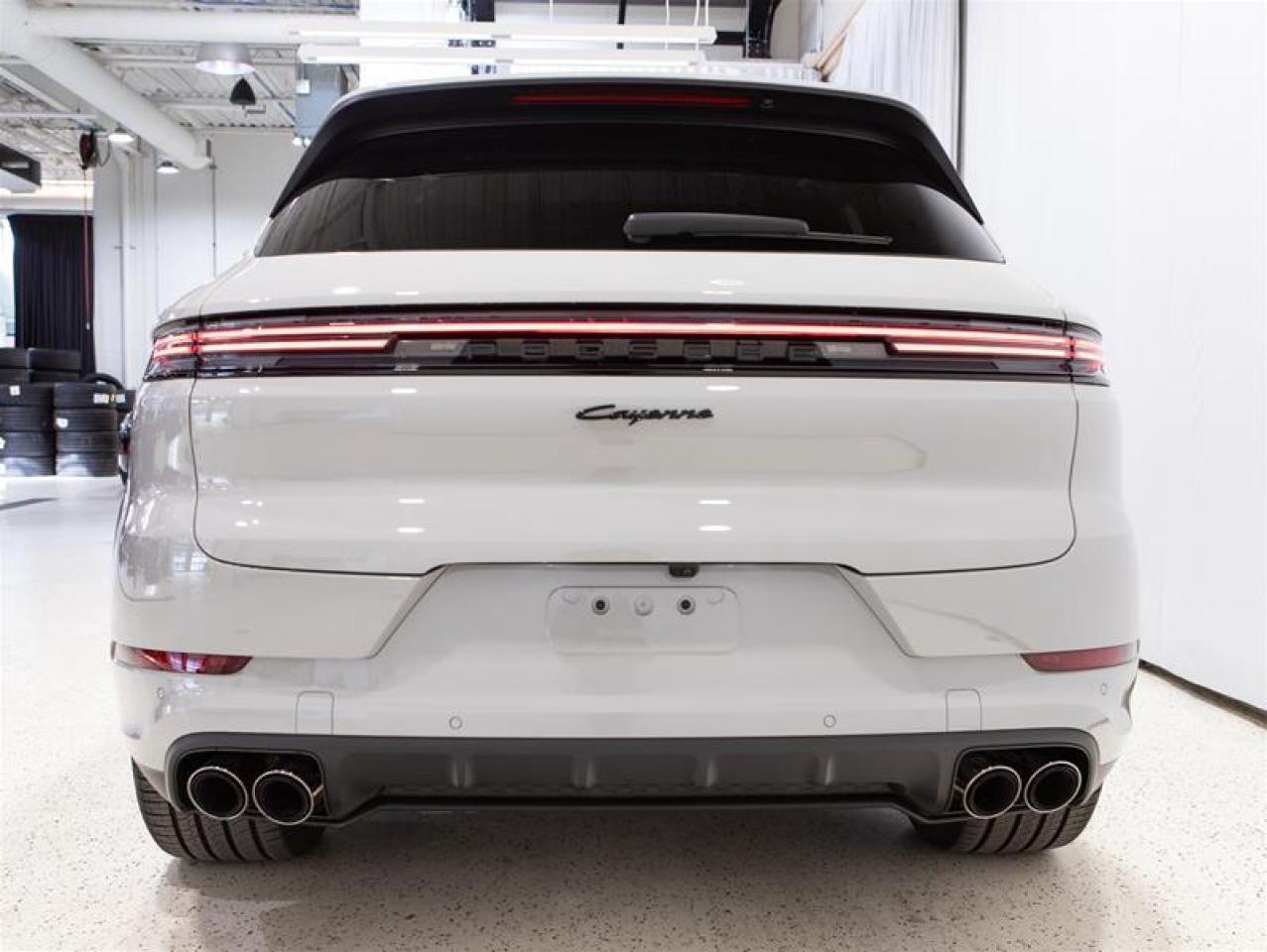 2026 Porsche Cayenne e-Hybrid AWD Photo