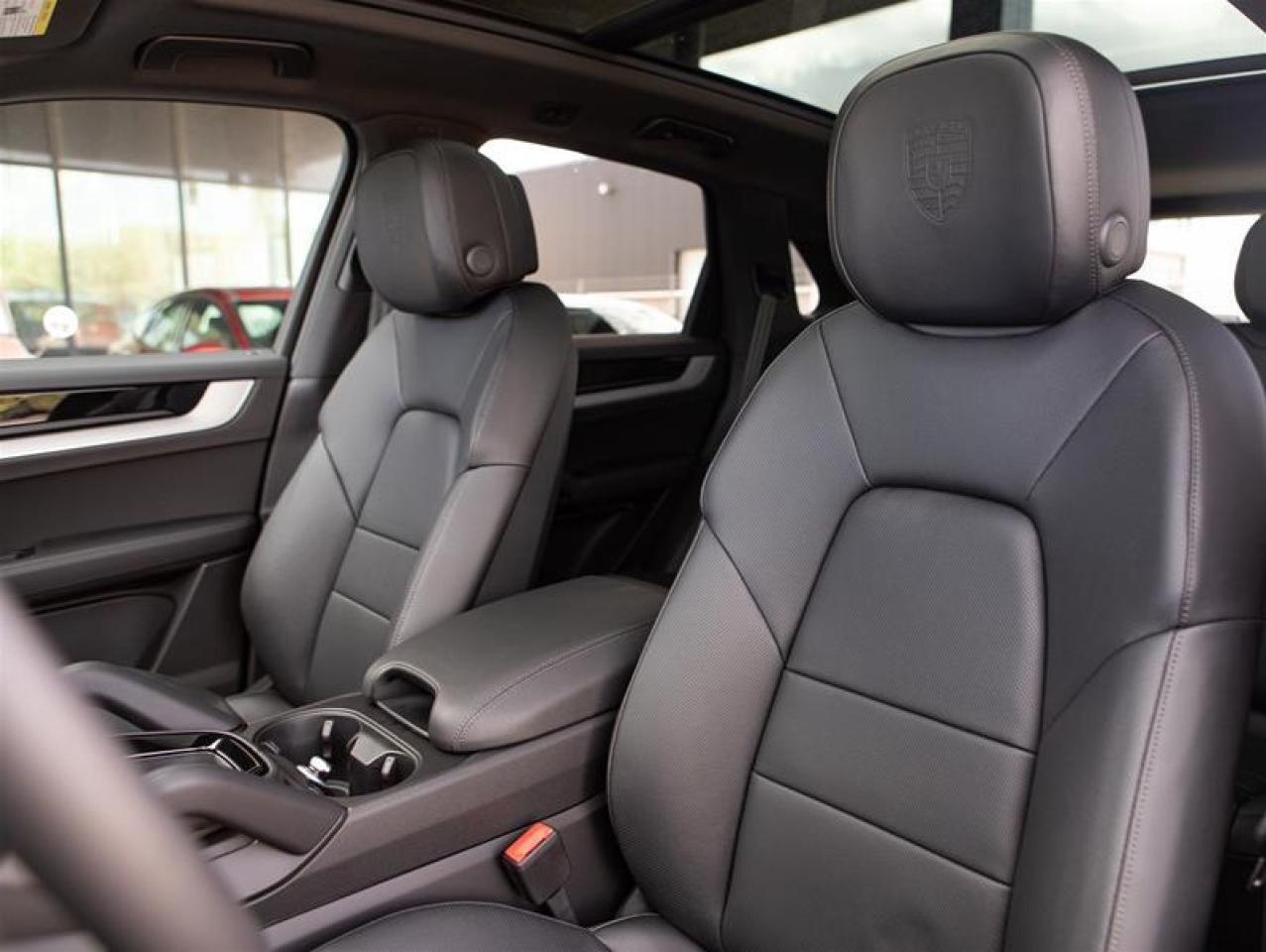 2026 Porsche Cayenne e-Hybrid AWD Photo