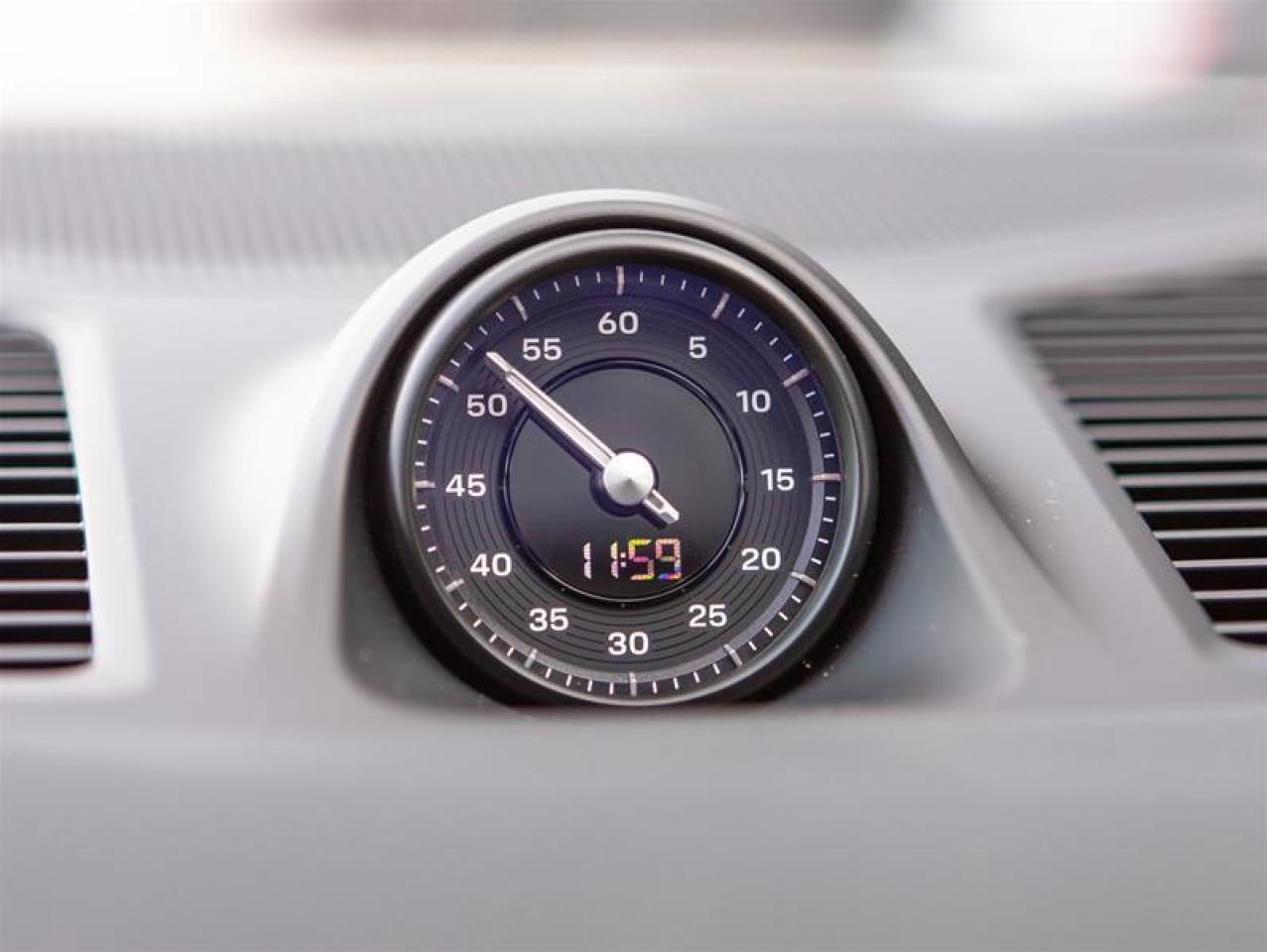 2026 Porsche Cayenne e-Hybrid AWD Photo