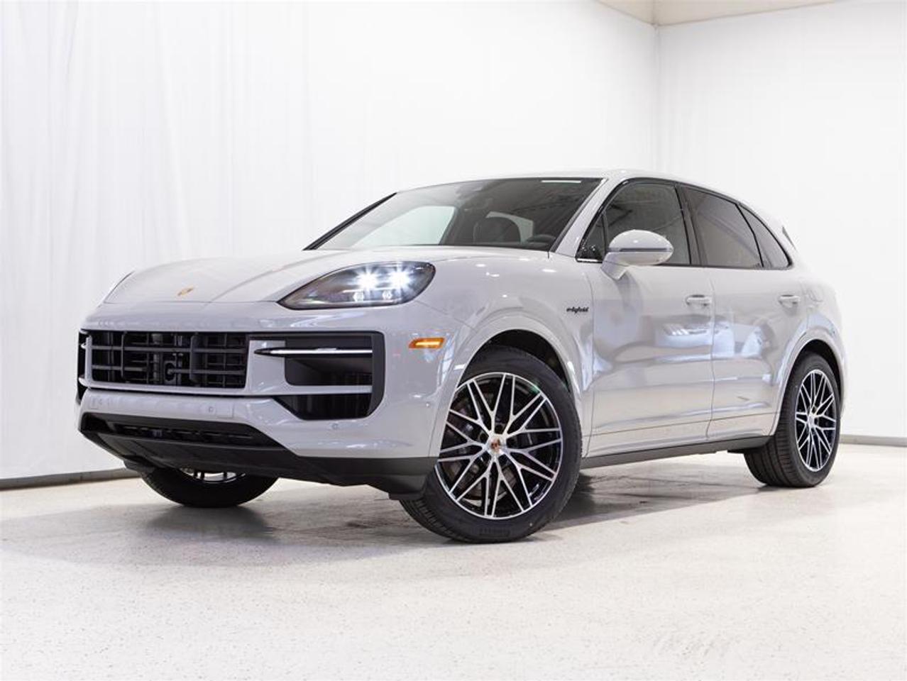 2026 Porsche Cayenne e-Hybrid AWD Photo