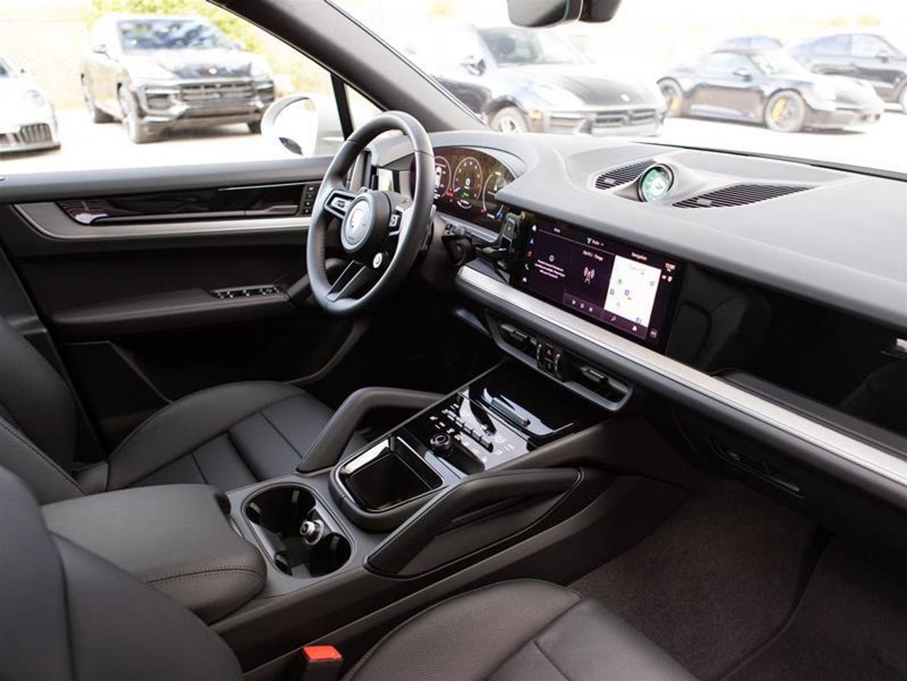 2026 Porsche Cayenne e-Hybrid AWD Photo