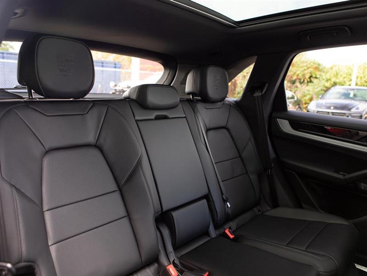 2026 Porsche Cayenne e-Hybrid AWD Photo