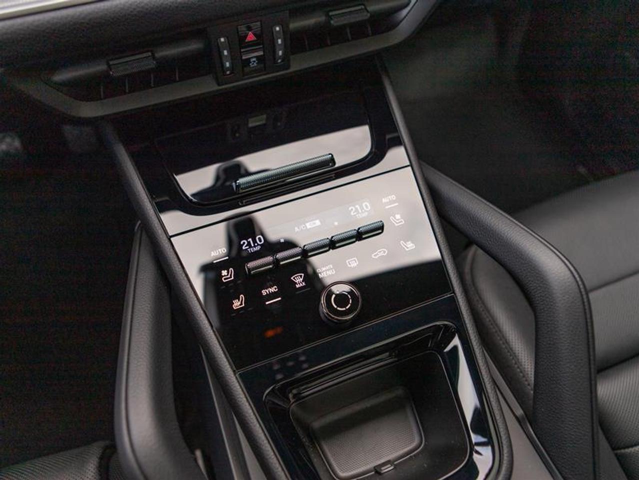 2026 Porsche Cayenne e-Hybrid AWD Photo