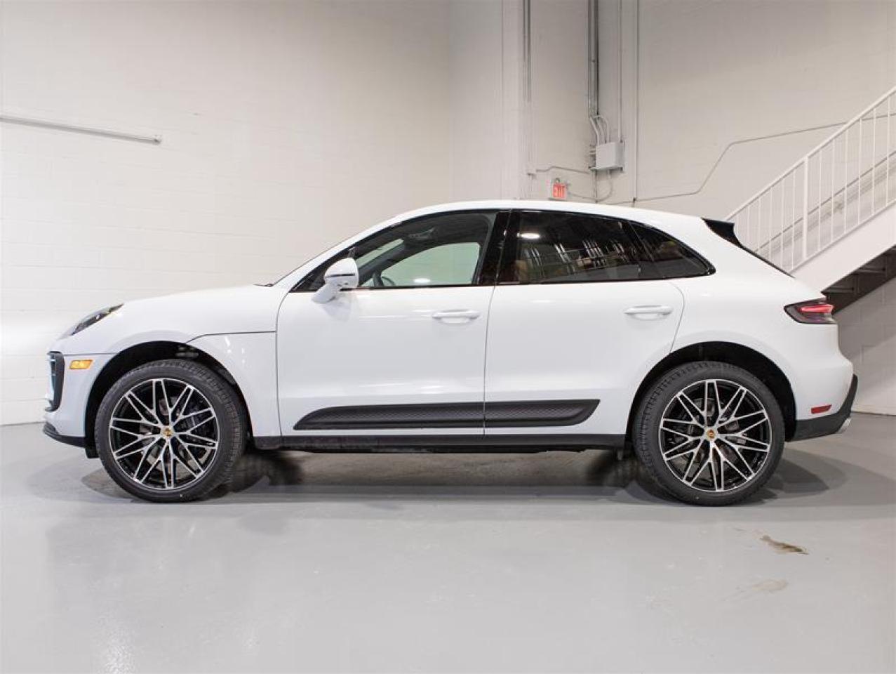2026 Porsche Macan AWD Photo
