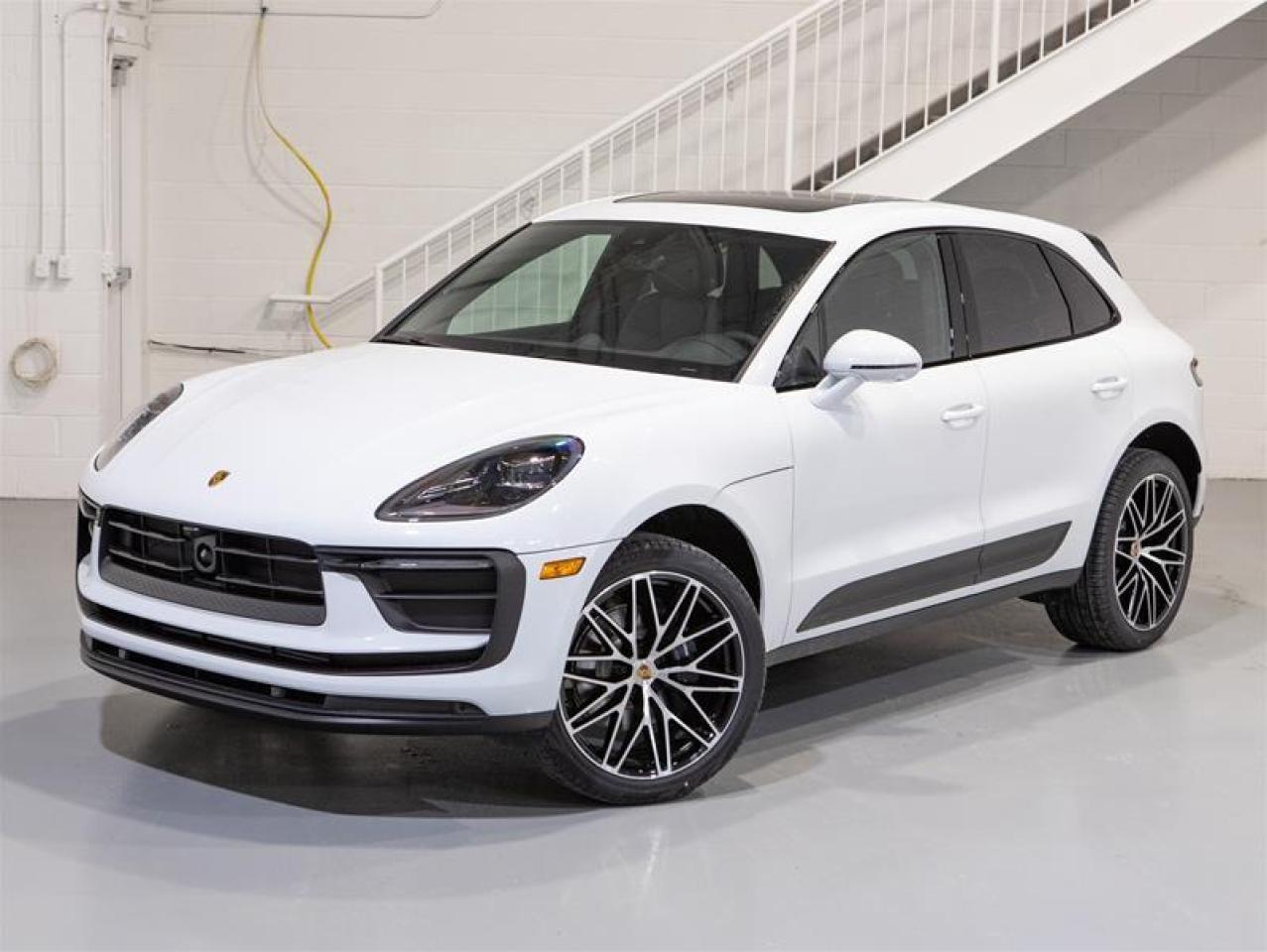 2026 Porsche Macan AWD Photo