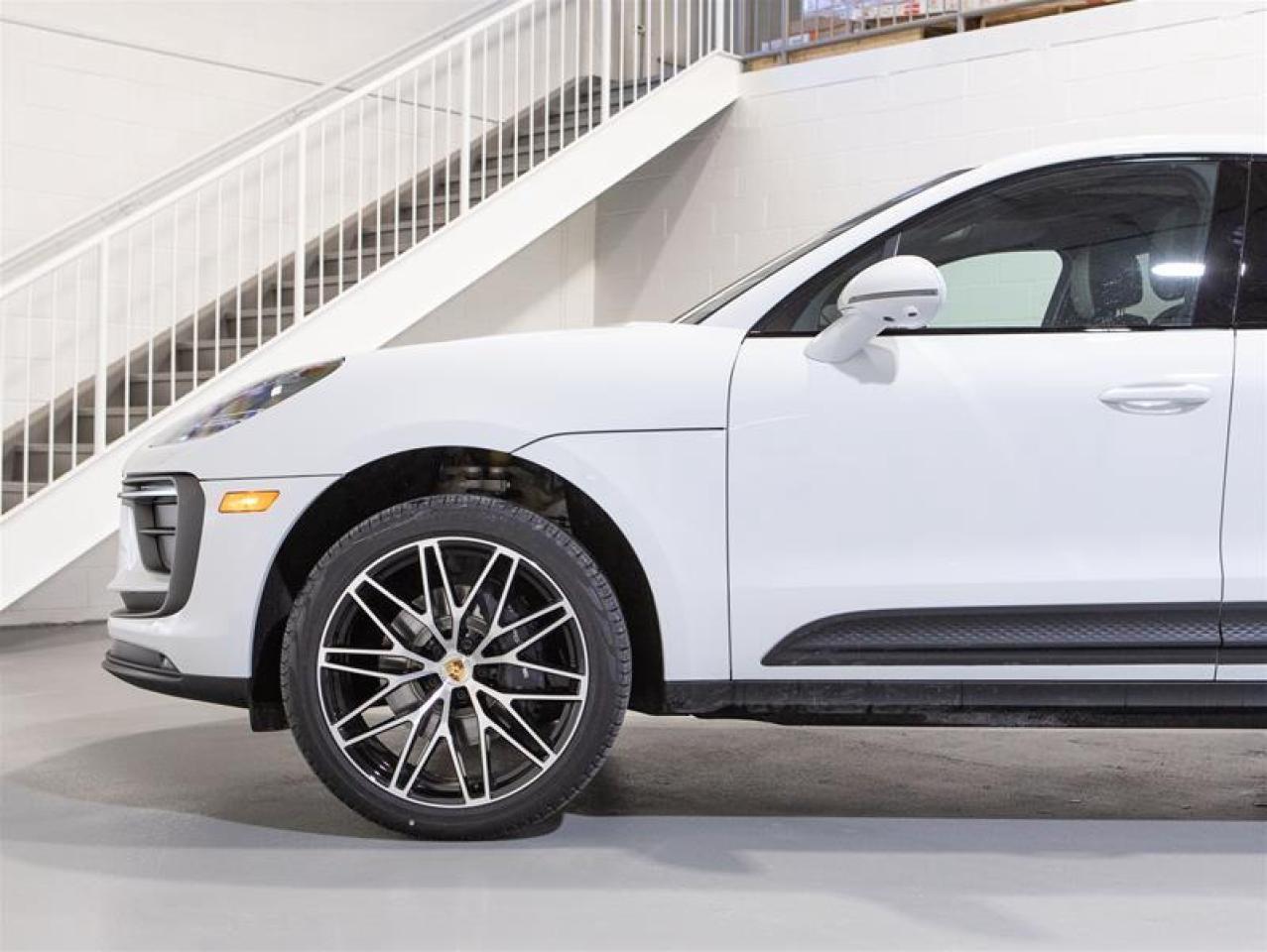 2026 Porsche Macan AWD Photo
