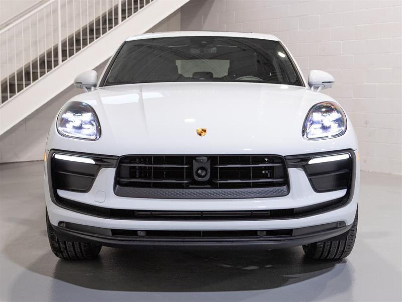 2026 Porsche Macan AWD Photo