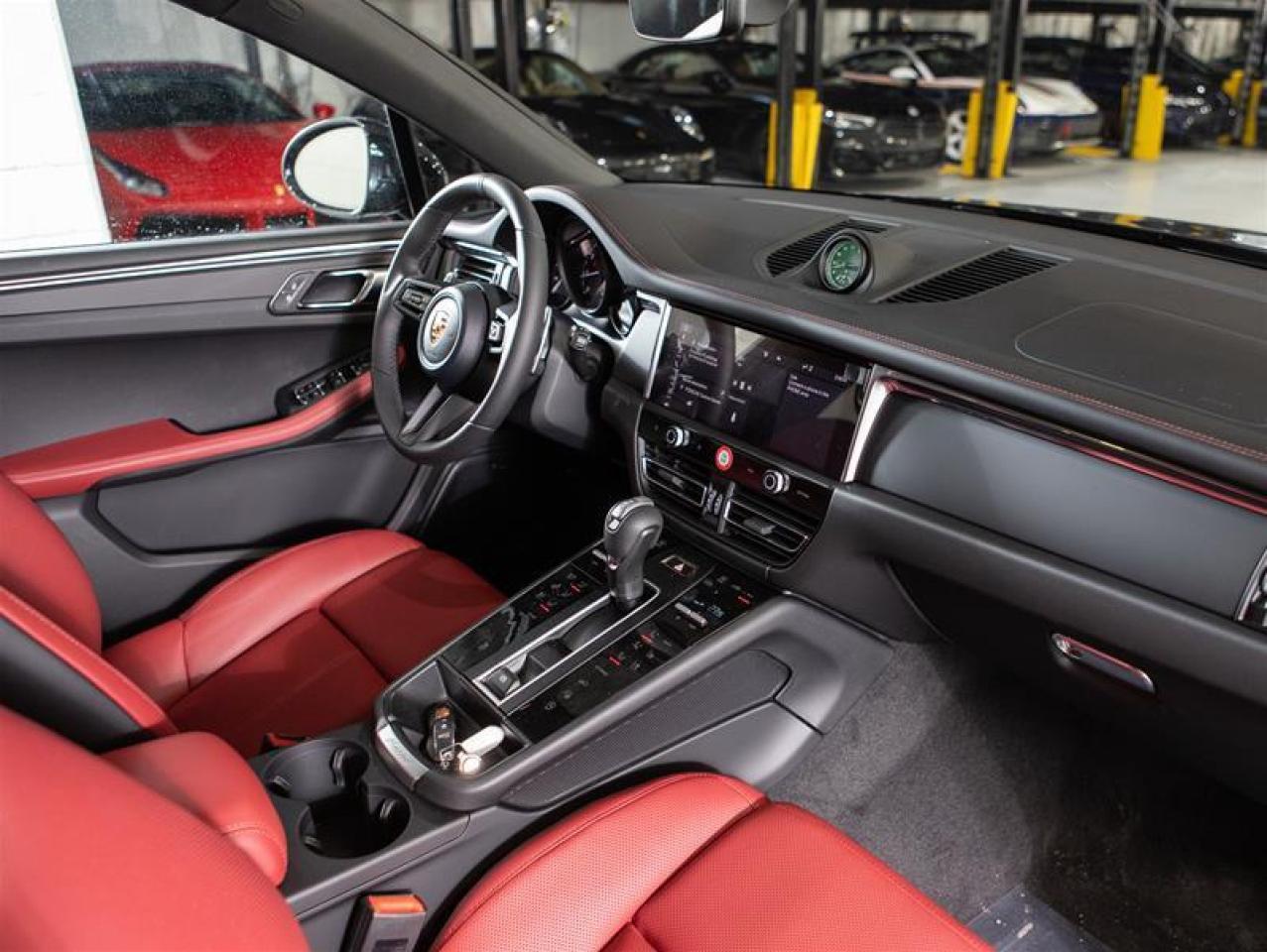 2026 Porsche Macan AWD Photo