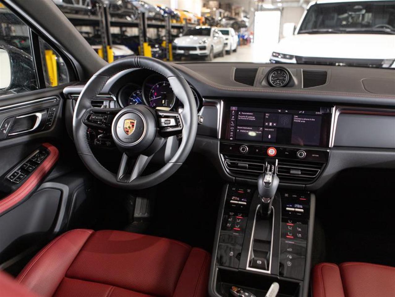 2026 Porsche Macan AWD Photo