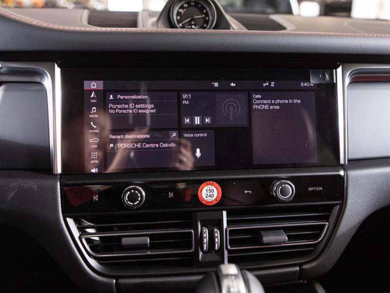 2026 Porsche Macan AWD Photo