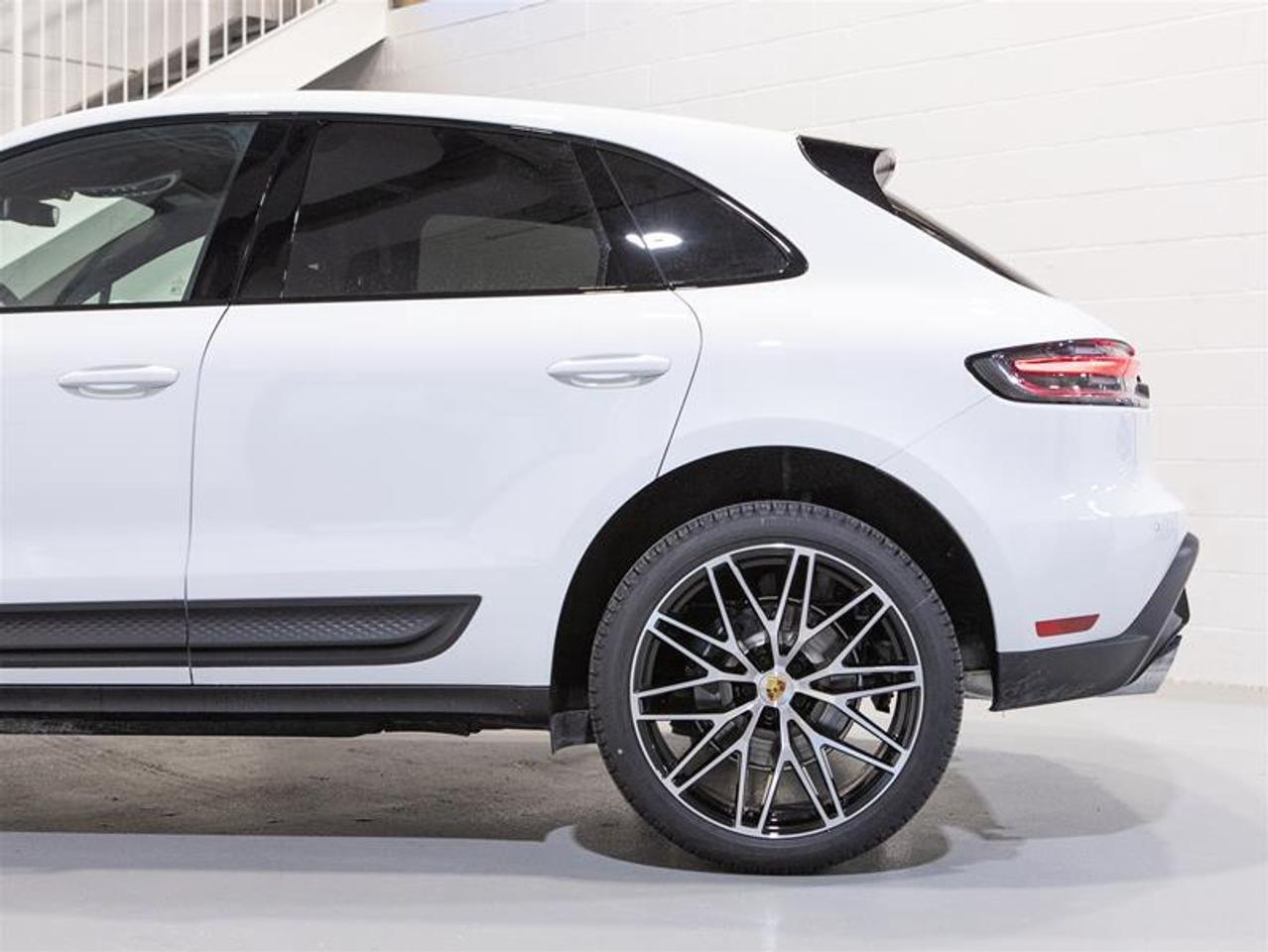 2026 Porsche Macan AWD Photo