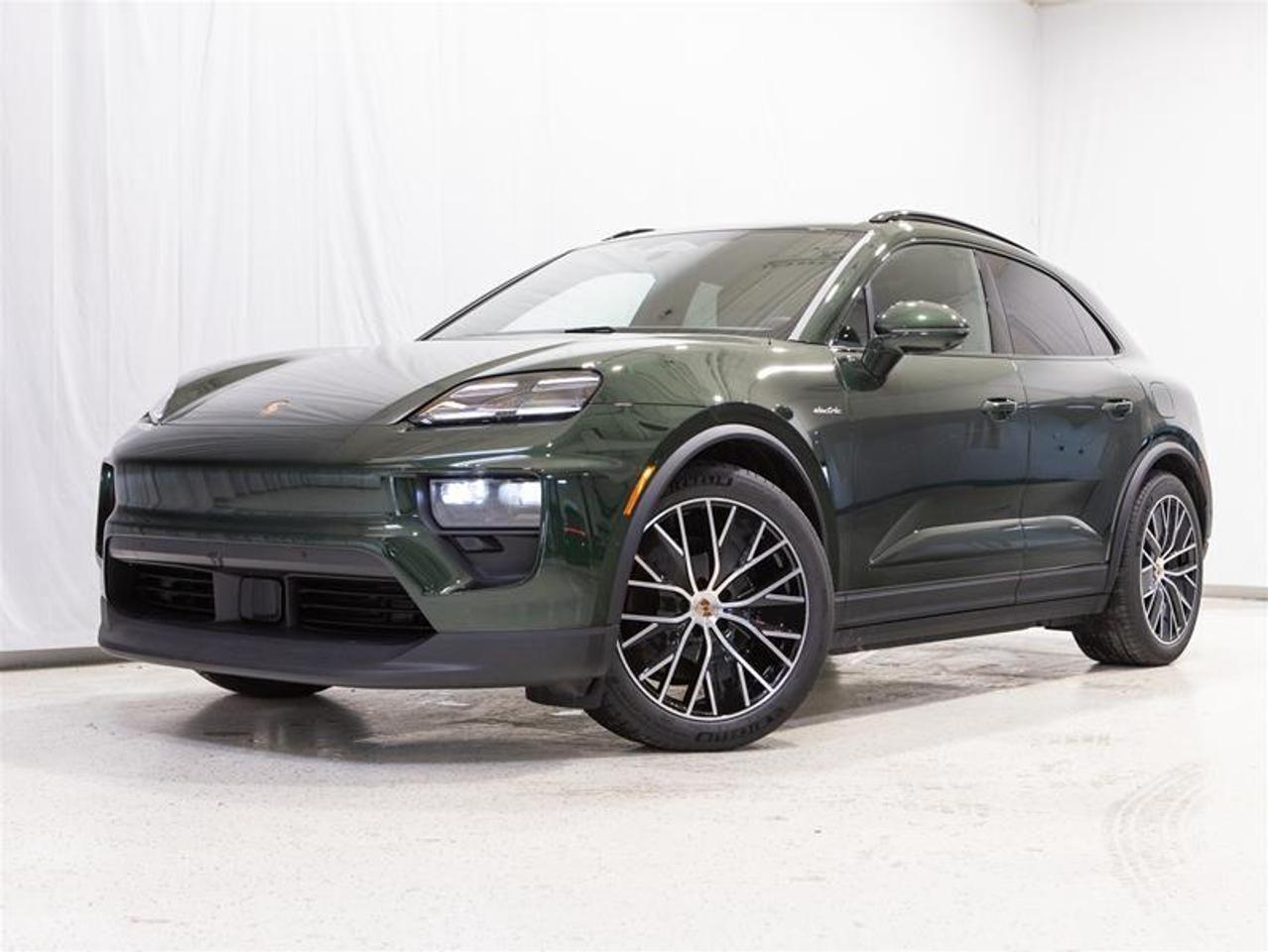 2025 Porsche Macan Electric 4S AWD Photo
