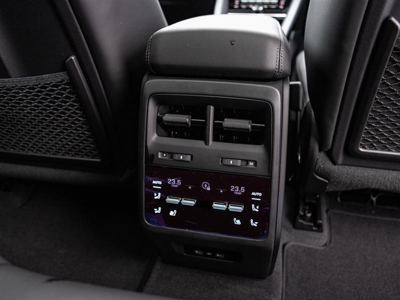 2025 Porsche Macan Electric 4S AWD Photo