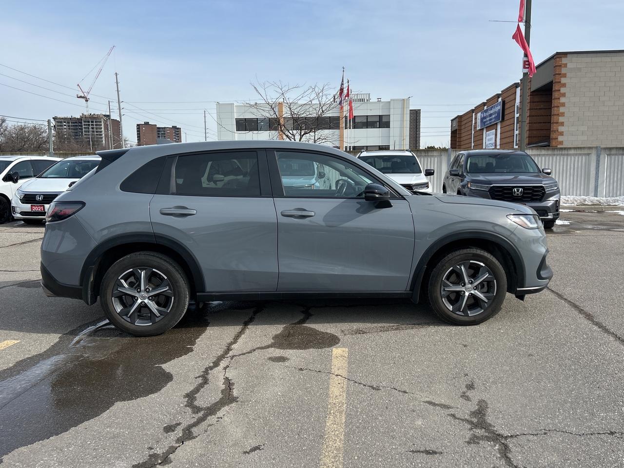 2023 Honda HR-V Sport CarPlay Rear Cam Sunroof Heated Seats Photo