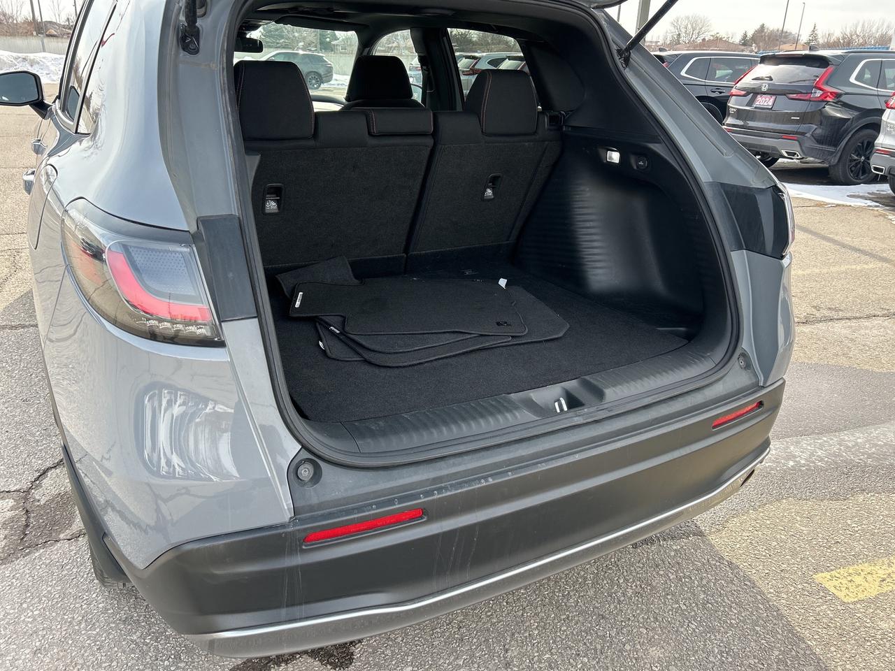 2023 Honda HR-V Sport CarPlay Rear Cam Sunroof Heated Seats Photo