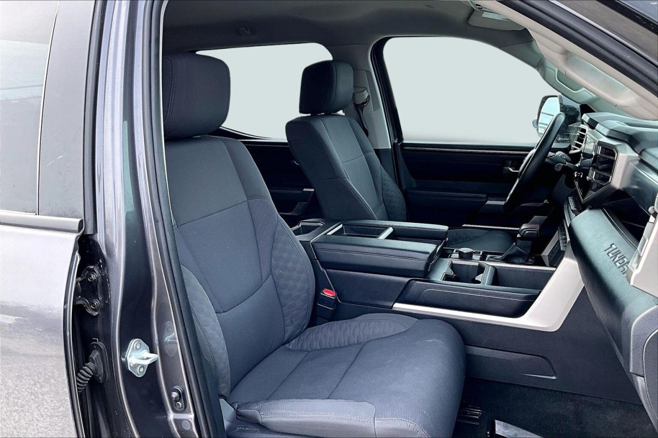 2022 Toyota Tundra CREWMAX SR5 4X4   TRD PACKAGE   NO ACCIDENTS Photo