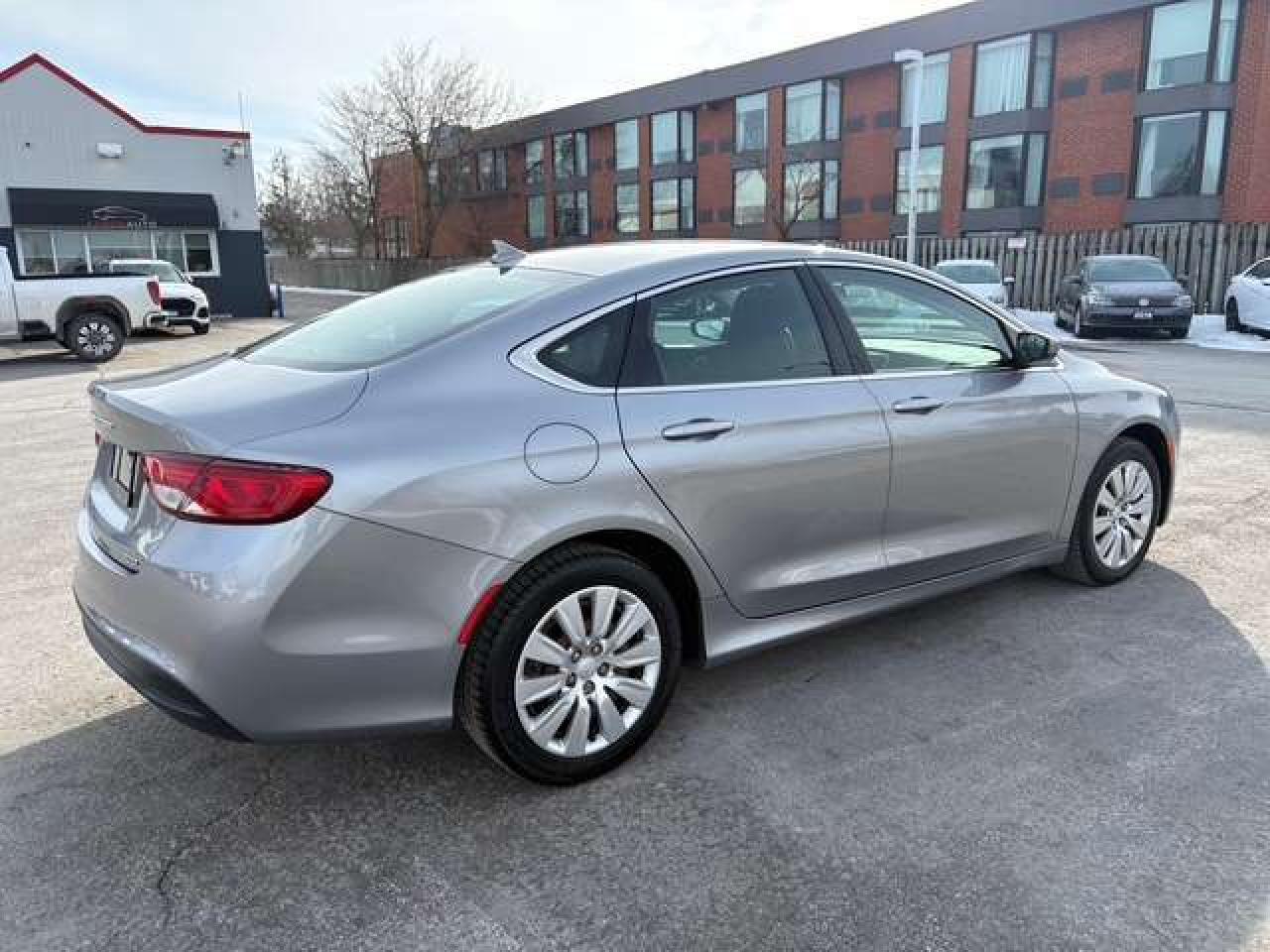 2015 Chrysler 200 LX Photo