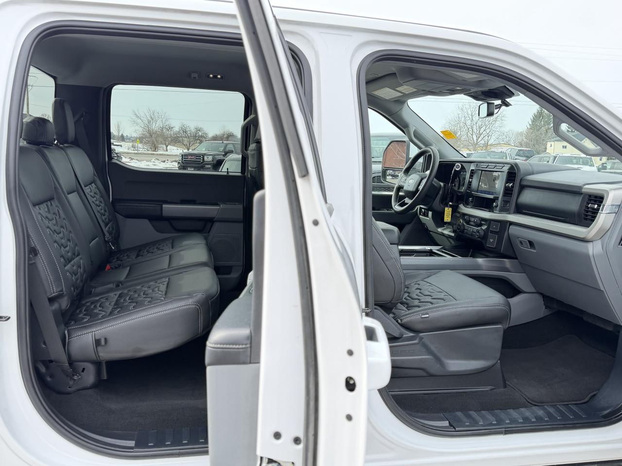 2023 Ford F-350 XLT LEVEL/WHEEL/TIRE/LEATHER PKG!! Photo