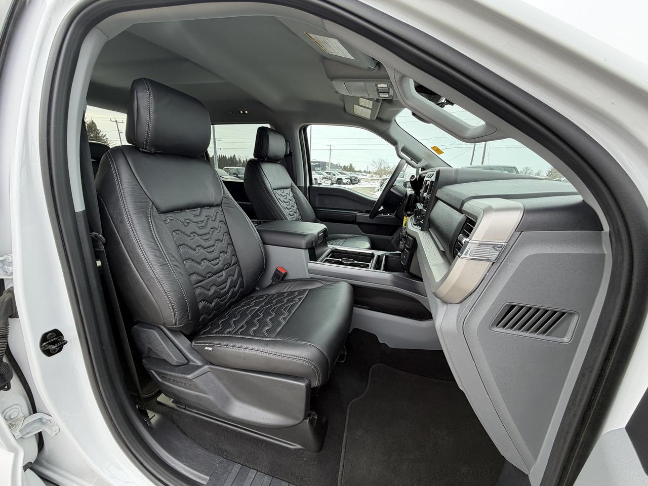 2023 Ford F-350 XLT LEVEL/WHEEL/TIRE/LEATHER PKG!! Photo