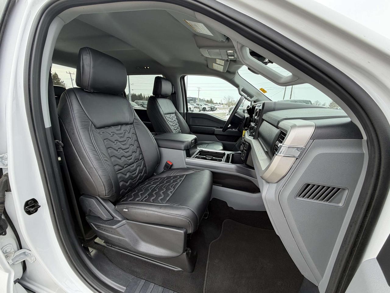 2023 Ford F-350 XLT LEVEL/WHEEL/TIRE/LEATHER PKG!! Photo