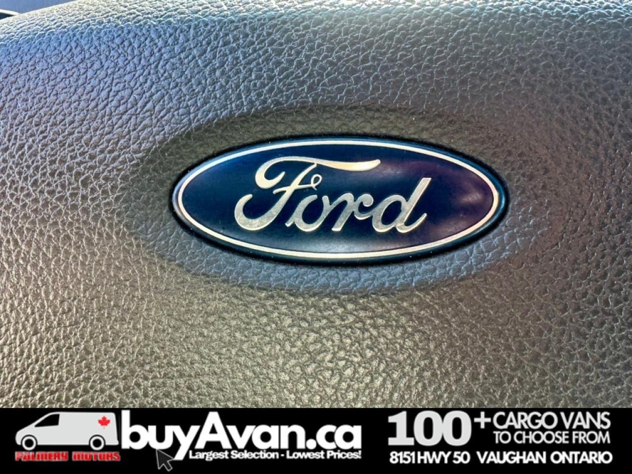 2012 Ford Transit Connect Cargo Van XLT LOW KMS 1-OWNER + Divider Photo