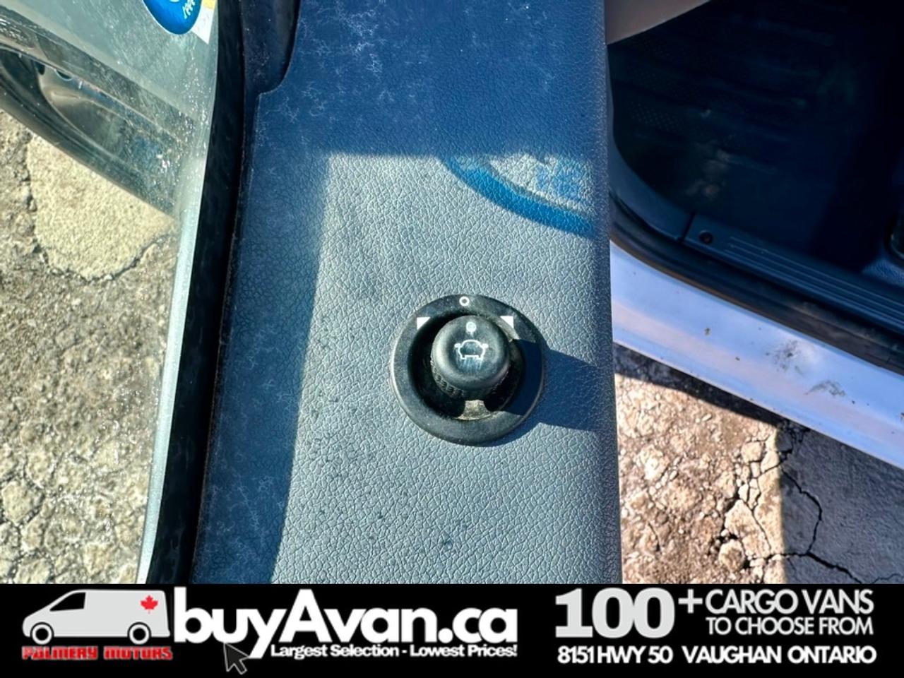 2012 Ford Transit Connect Cargo Van XLT LOW KMS 1-OWNER + Divider Photo