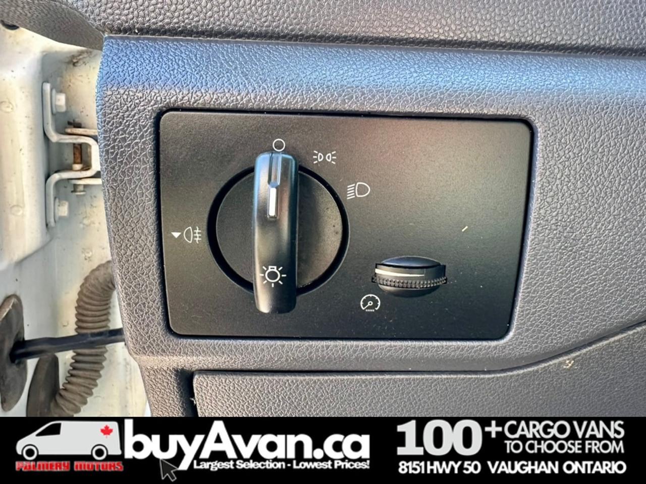 2012 Ford Transit Connect Cargo Van XLT LOW KMS 1-OWNER + Divider Photo