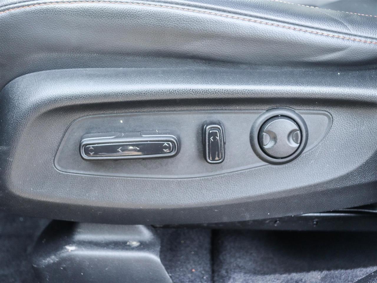 2023 Honda CR-V Hybrid Touring LEATHER NAVI SUNROOF Photo