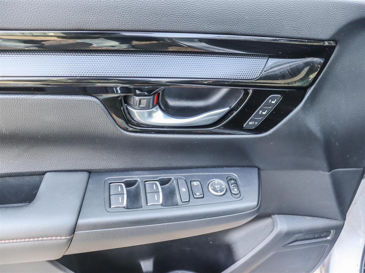 2023 Honda CR-V Hybrid Touring LEATHER NAVI SUNROOF Photo