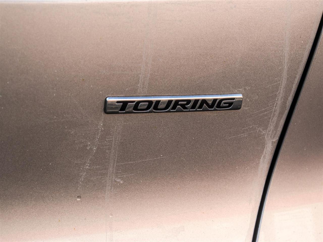 2023 Honda CR-V Hybrid Touring LEATHER NAVI SUNROOF Photo