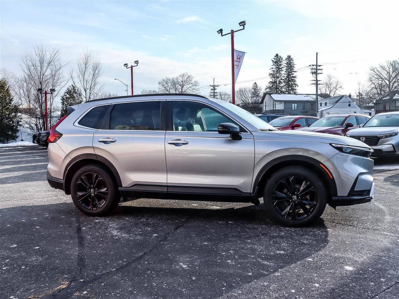 2023 Honda CR-V Hybrid Touring LEATHER NAVI SUNROOF Photo2
