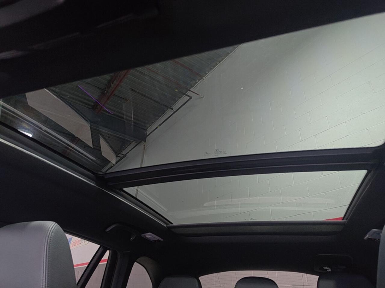 2021 BMW X1 xDrive28i / Lane Departure / Leather / Sunroof / N Photo