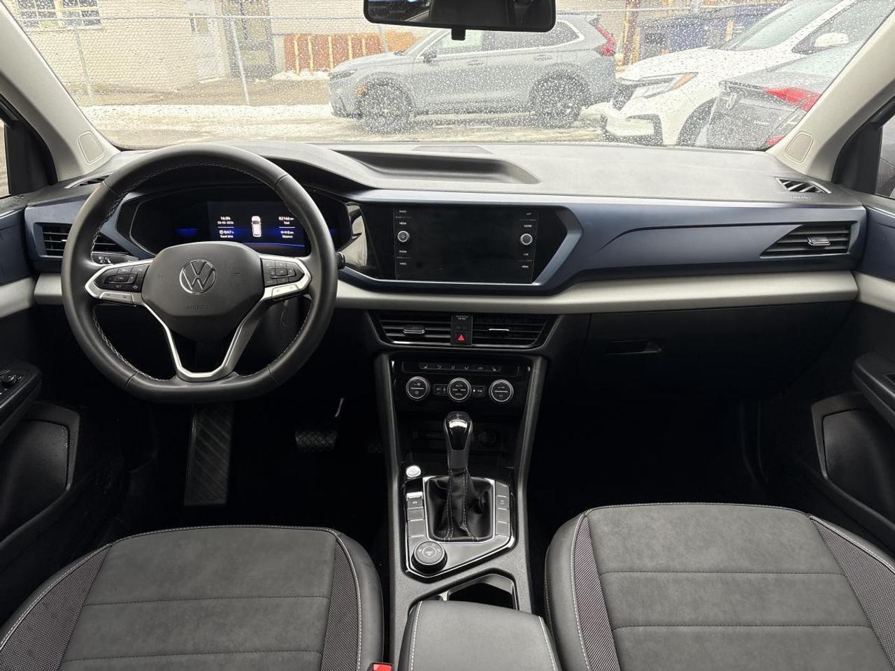 2022 Volkswagen Taos Comfortline w/Winter & All-Season Tires Photo