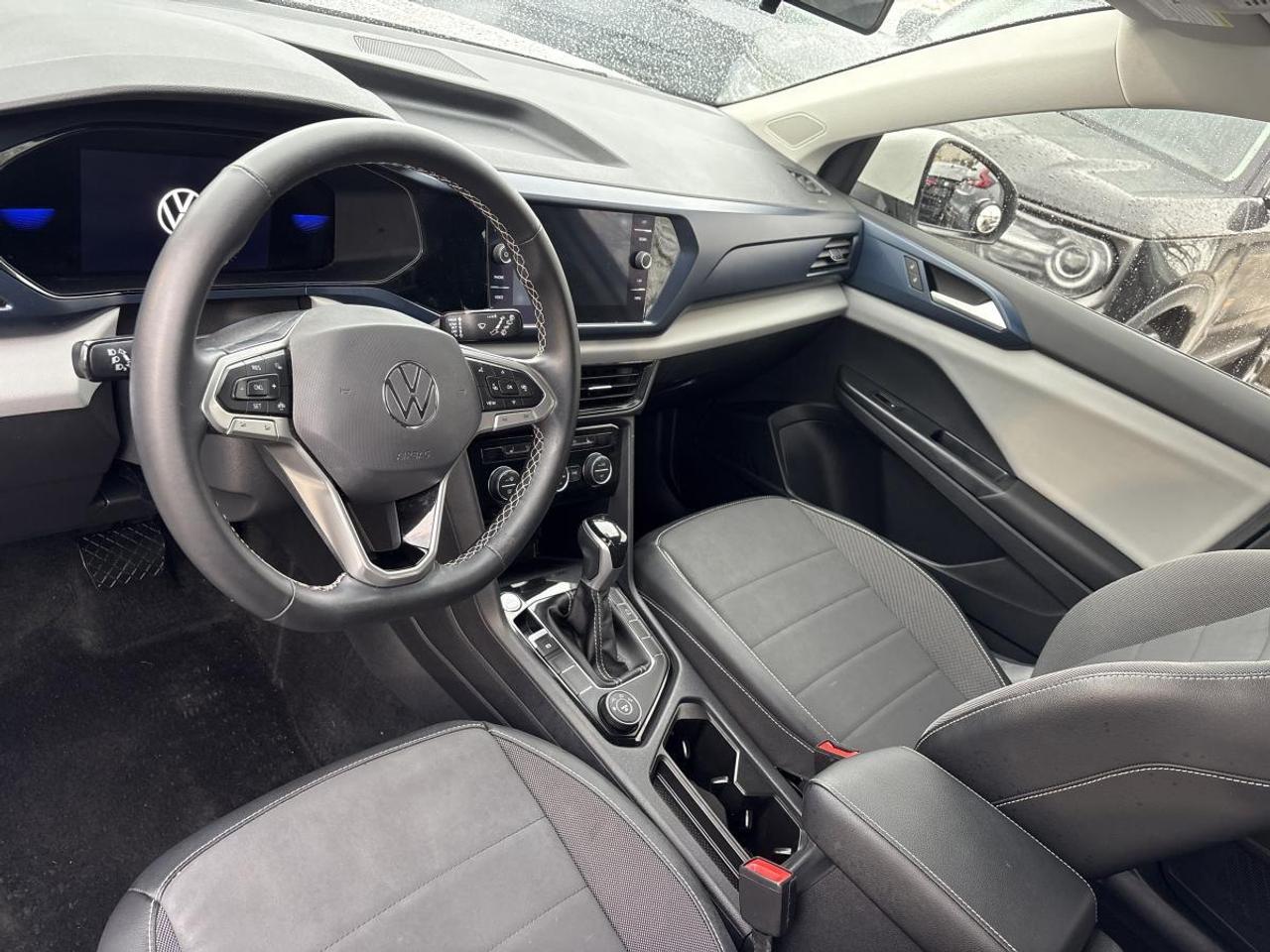 2022 Volkswagen Taos Comfortline w/Winter & All-Season Tires Photo