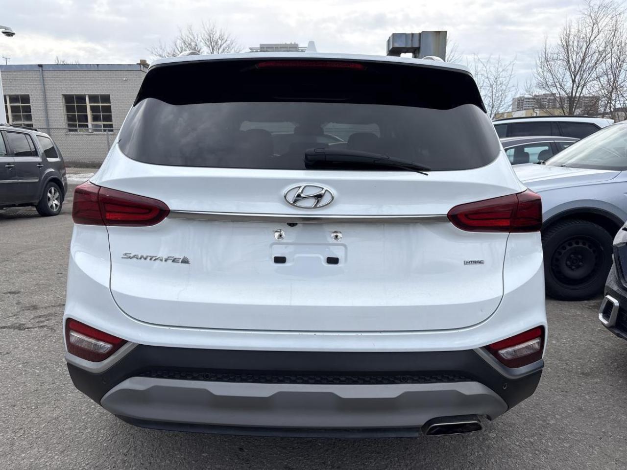 2019 Hyundai Santa Fe Preferred AWD Photo2