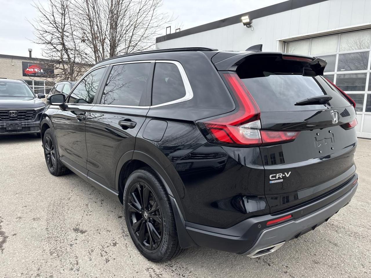 2025 Honda CR-V Hybrid Touring Honda Certified With 7YR/160K Warranty Photo3