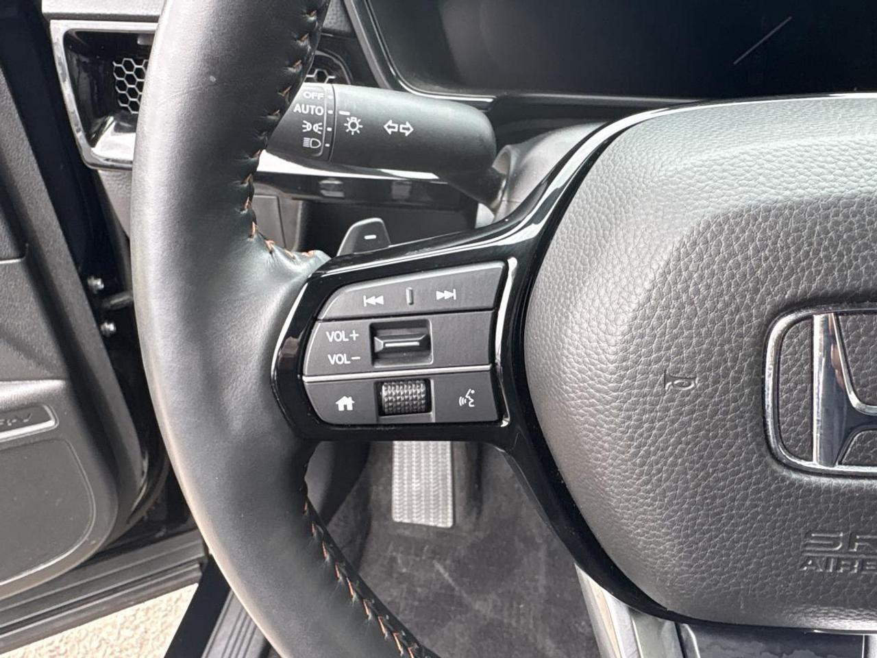 2025 Honda CR-V Hybrid Touring Honda Certified With 7YR/160K Warranty Photo