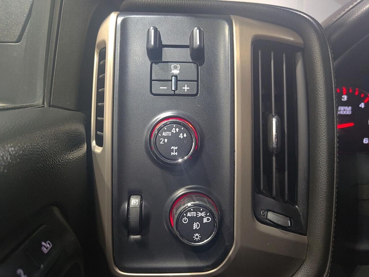 2016 GMC Sierra 1500 Denali on 22s / Crew Cab / Short Box / Sunroof / H Photo