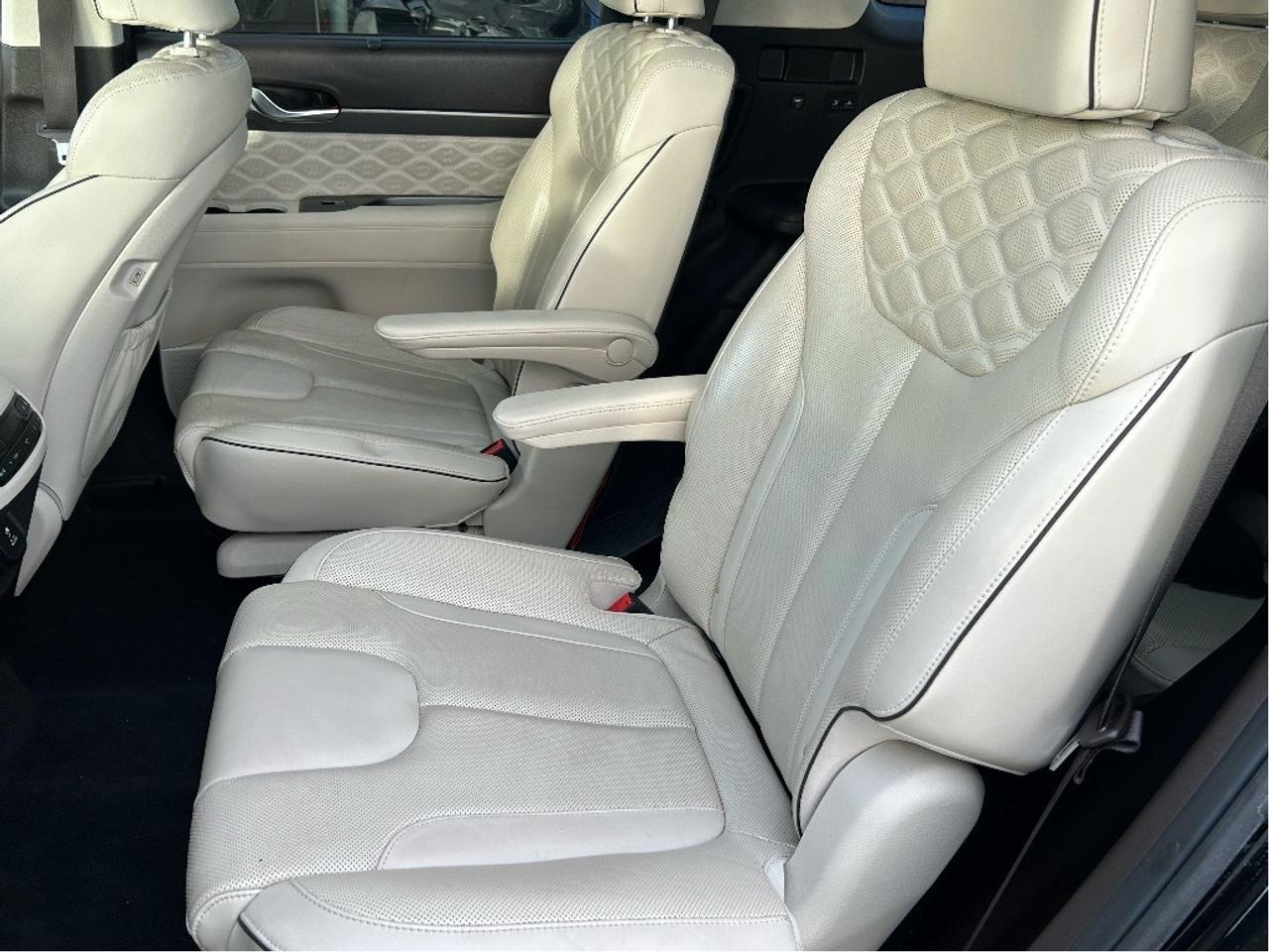 2020 Hyundai PALISADE Ultimate 7-Passenger AWD Photo